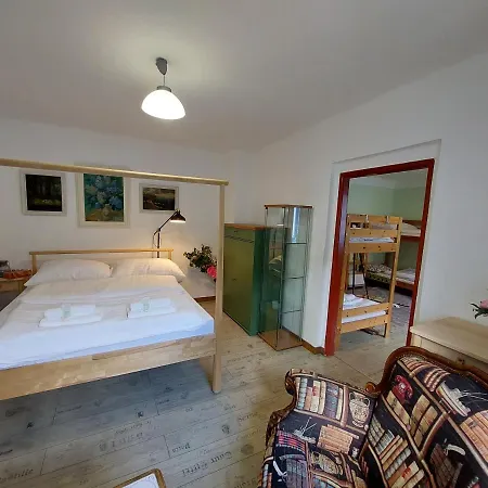 Modre Okno Semesterbostad *