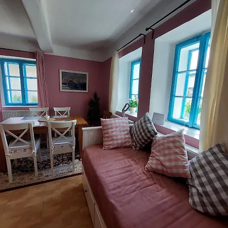 Modre Okno Semesterbostad *